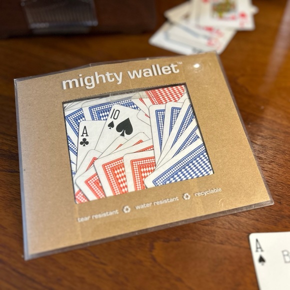 •NEVER USED• 100% Recyclable & Durable Mighty Wallet with Playing Cards Design - Picture 14 of 14